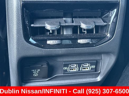 Used 2025 Jeep Grand Cherokee Laredo X w/ Luxury Tech Group I RWD image 44