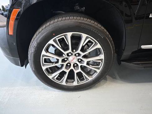 New 2026 GMC Yukon Denali w/ Advanced Technology Package AWD/4WD image 34
