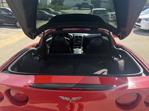 Used 2005 Chevrolet Corvette Coupe w/ Preferred Equipment Group RWD image 19