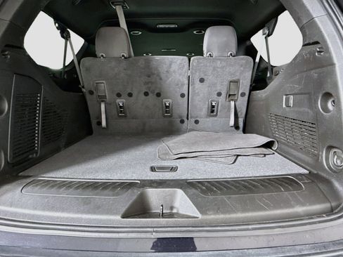 Used 2023 Chevrolet Suburban LS RWD image 26