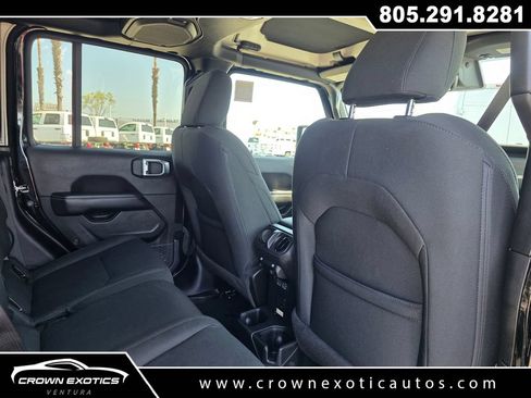 Used 2022 Jeep Gladiator Overland w/ Safety Group AWD/4WD image 15