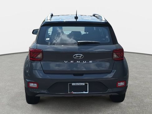 New 2026 Hyundai Venue SEL FWD image 6