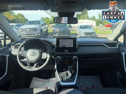 Used 2024 Toyota RAV4 XLE FWD image 28