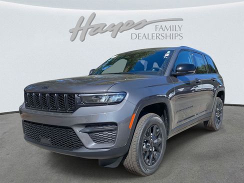 New 2025 Jeep Grand Cherokee Altitude image 25