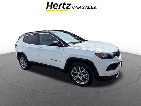 Used 2025 Jeep Compass Limited image 1