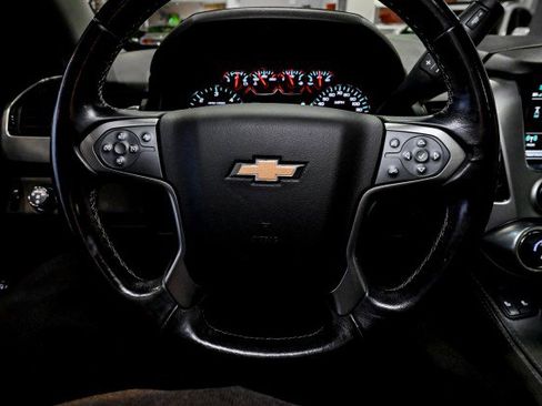 Used 2020 Chevrolet Suburban LT image 37