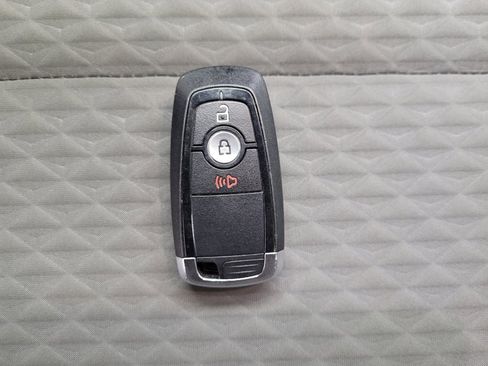 Used 2022 Ford Escape SE image 32