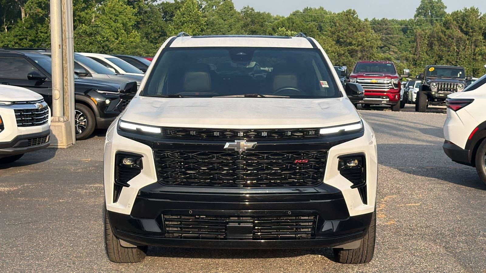 Used 2024 Chevrolet Traverse RS AWD/4WD image 2