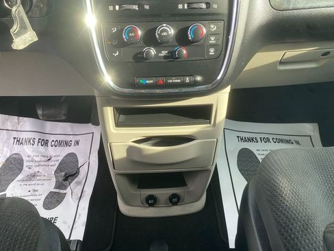 Used 2017 Dodge Grand Caravan SE w/ Power Window Group image 21