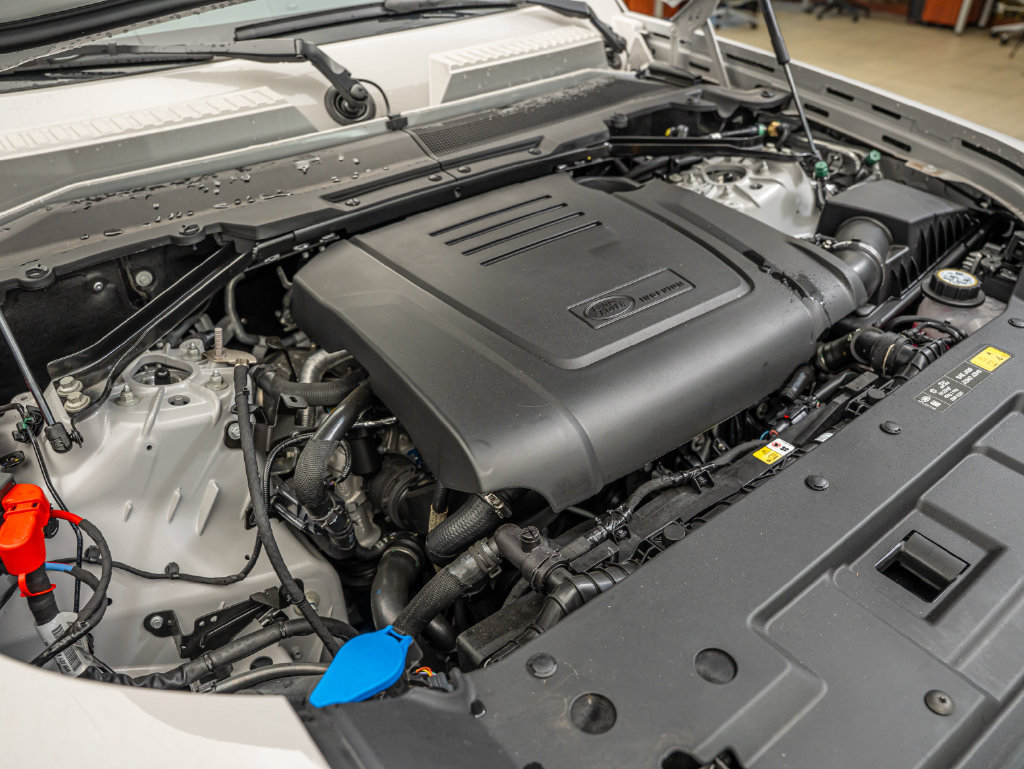 New 2026 Land Rover Defender 110 S AWD/4WD image 38