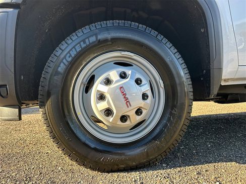 New 2026 GMC Sierra 3500 Pro image 12