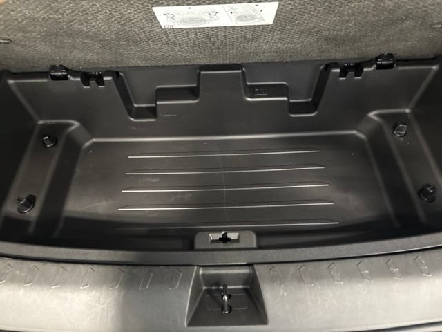 Used 2023 Chevrolet Traverse LT FWD image 33