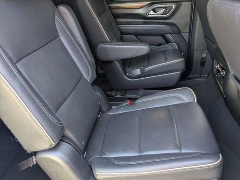 Used 2022 Chevrolet Suburban Premier image 19