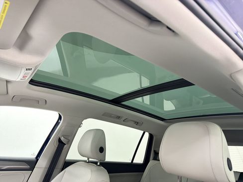 Used 2024 Volkswagen Tiguan SE image 15