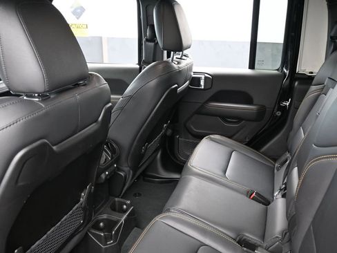 Used 2024 Jeep Gladiator Sport w/ Premium Package image 35