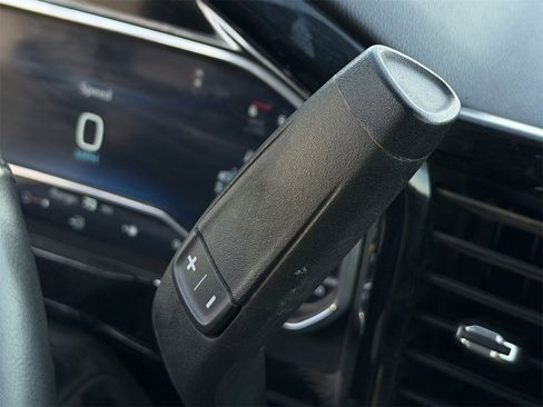 Used 2024 Chevrolet Silverado 2500 LT image 24