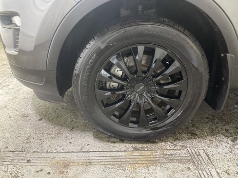 Used 2018 Ford Explorer XLT w/ Equipment Group 201A image 10