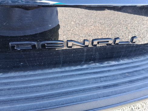 Used 2021 GMC Yukon Denali AWD/4WD image 13
