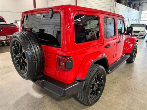 Certified 2025 Jeep Wrangler Unlimited Sahara AWD/4WD image 22