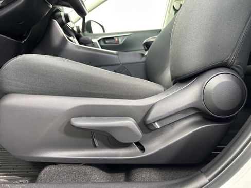 Used 2023 Toyota RAV4 LE image 22