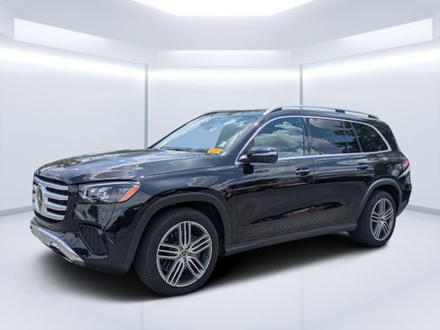Used 2024 Mercedes-Benz GLS 450 4MATIC image 7