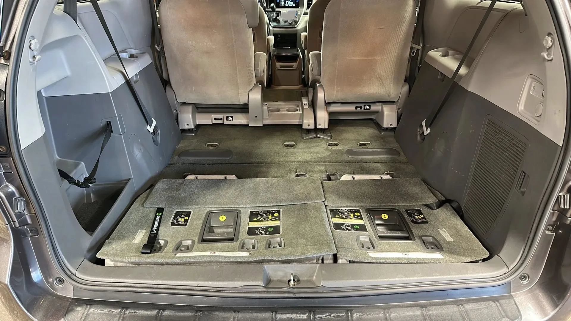 Used 2017 Toyota Sienna LE FWD image 15