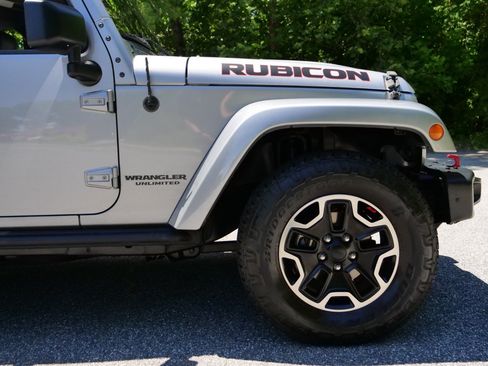 Used 2016 Jeep Wrangler Unlimited Rubicon AWD/4WD image 37
