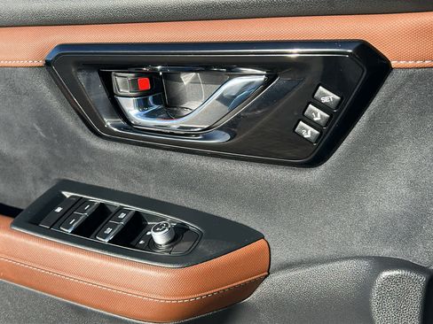 Certified 2025 Subaru Forester Touring AWD/4WD image 23