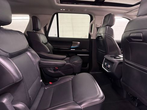 Certified 2025 Ford Expedition Max Platinum AWD/4WD image 32