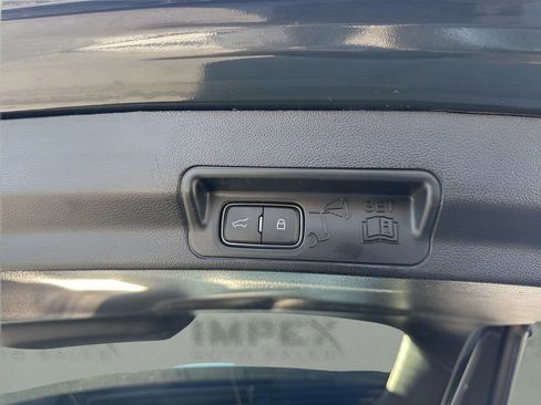 Used 2022 Ford Explorer Timberline image 32