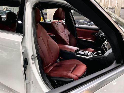 Used 2024 BMW 330i xDrive Sedan w/ Convenience Package image 8