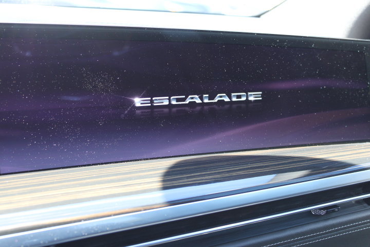 Used 2025 Cadillac Escalade ESV Premium Luxury w/ Touring Package AWD/4WD image 16