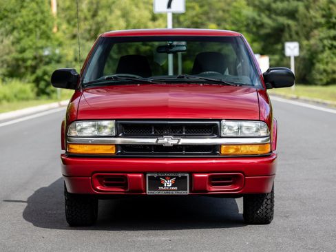 Used 2001 Chevrolet S10 Pickup LS w/ Preferred Equipment Group RWD image 8