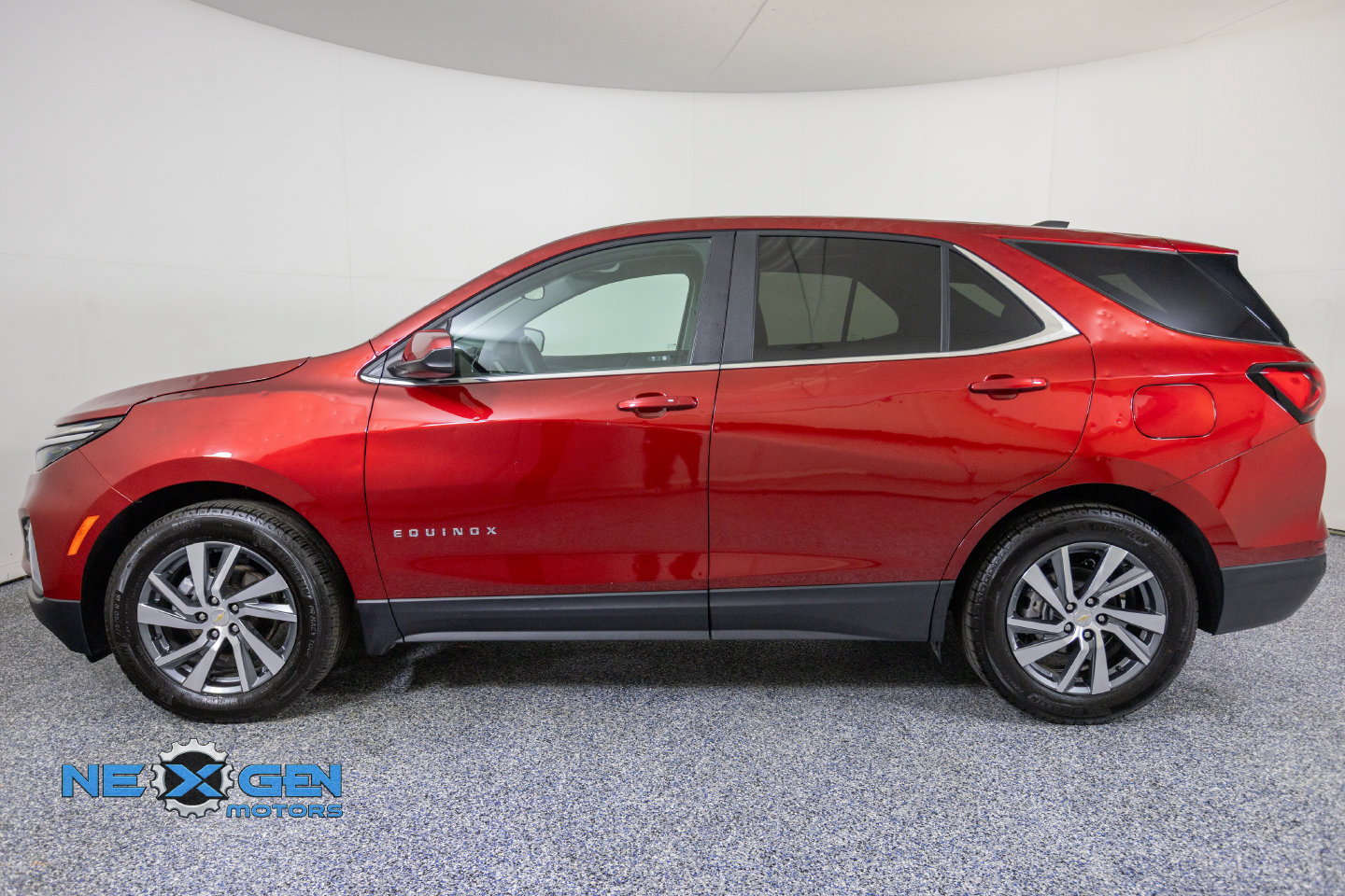Used 2024 Chevrolet Equinox LT FWD image 4