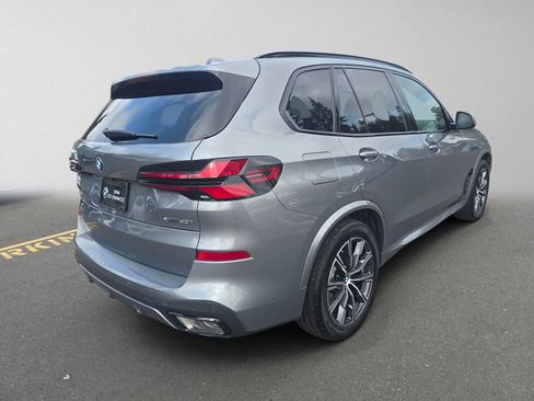 Used 2026 BMW X5 xDrive40i w/ M Sport Package AWD/4WD image 3