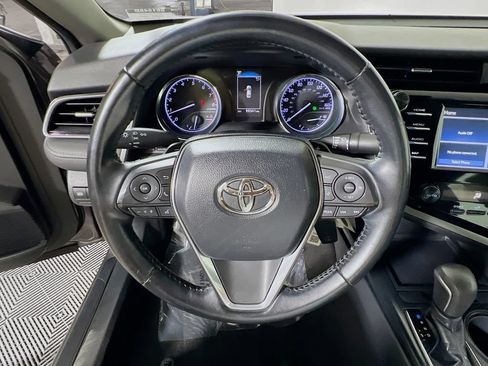Used 2019 Toyota Camry SE FWD image 10