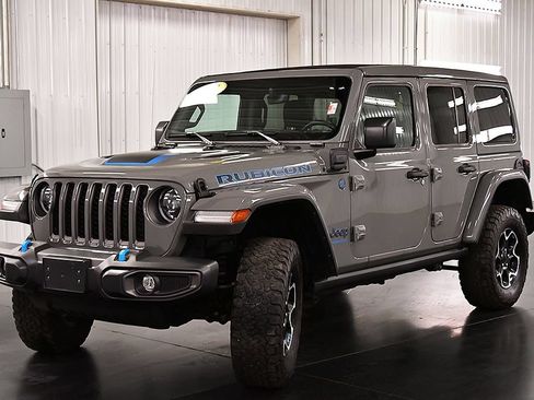 Used 2023 Jeep Wrangler Unlimited Rubicon 4xe w/ Cold Weather Group AWD/4WD image 3