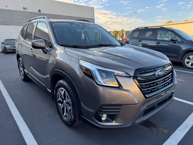 Used 2024 Subaru Forester Premium AWD/4WD image 2