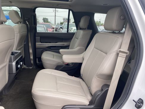 Used 2020 Ford Expedition XLT w/ Equipment Group 202A RWD image 19