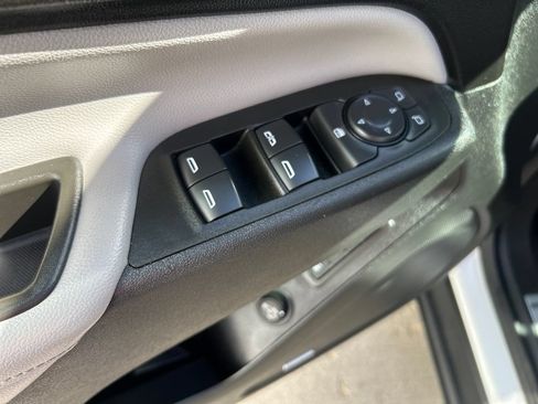 Used 2020 Chevrolet Equinox Premier AWD/4WD image 12