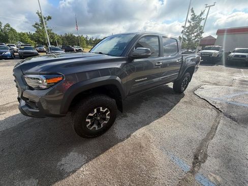 Used 2023 Toyota Tacoma TRD Off-Road AWD/4WD image 3