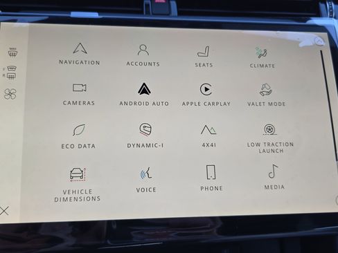 New 2025 Land Rover Discovery Sport Dynamic SE image 21