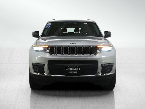 Used 2023 Jeep Grand Cherokee L Limited w/ Luxury Tech Group II image 8