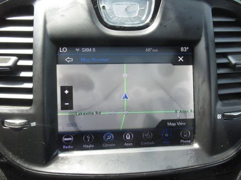 Used 2018 Chrysler 300 S w/ 300S Premium Group AWD/4WD image 27