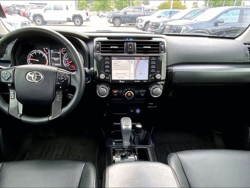 Used 2022 Toyota 4Runner TRD Off-Road Premium w/ Moonroof Package AWD/4WD image 15