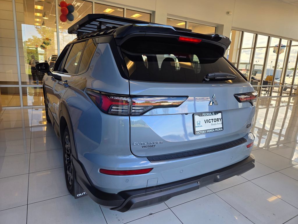 Used 2026 Mitsubishi Outlander LE AWD/4WD image 9