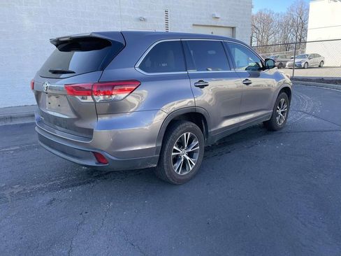 Used 2019 Toyota Highlander LE image 10