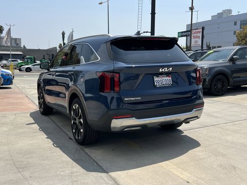 Certified 2024 Kia Sorento SX image 4