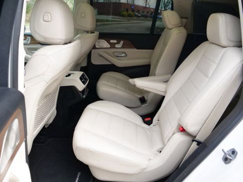 Used 2022 Mercedes-Benz GLS 450 4MATIC image 27