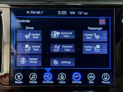 Used 2017 Chrysler Pacifica Limited w/ Advanced Safetytec Group FWD image 37